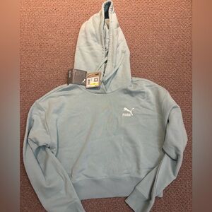 Puma cropped sweatshirt. Relaxed fit